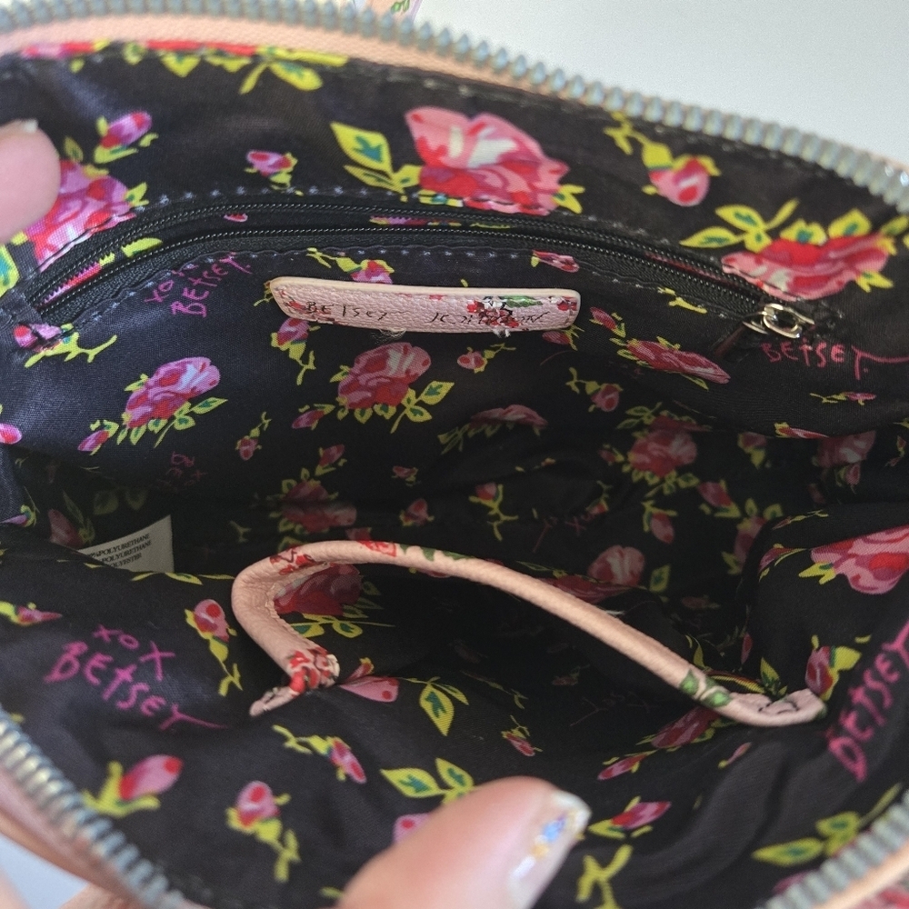 Betsey Johnson pink floral roses faux leather cross body with chain bow accent - Picture 7 of 12